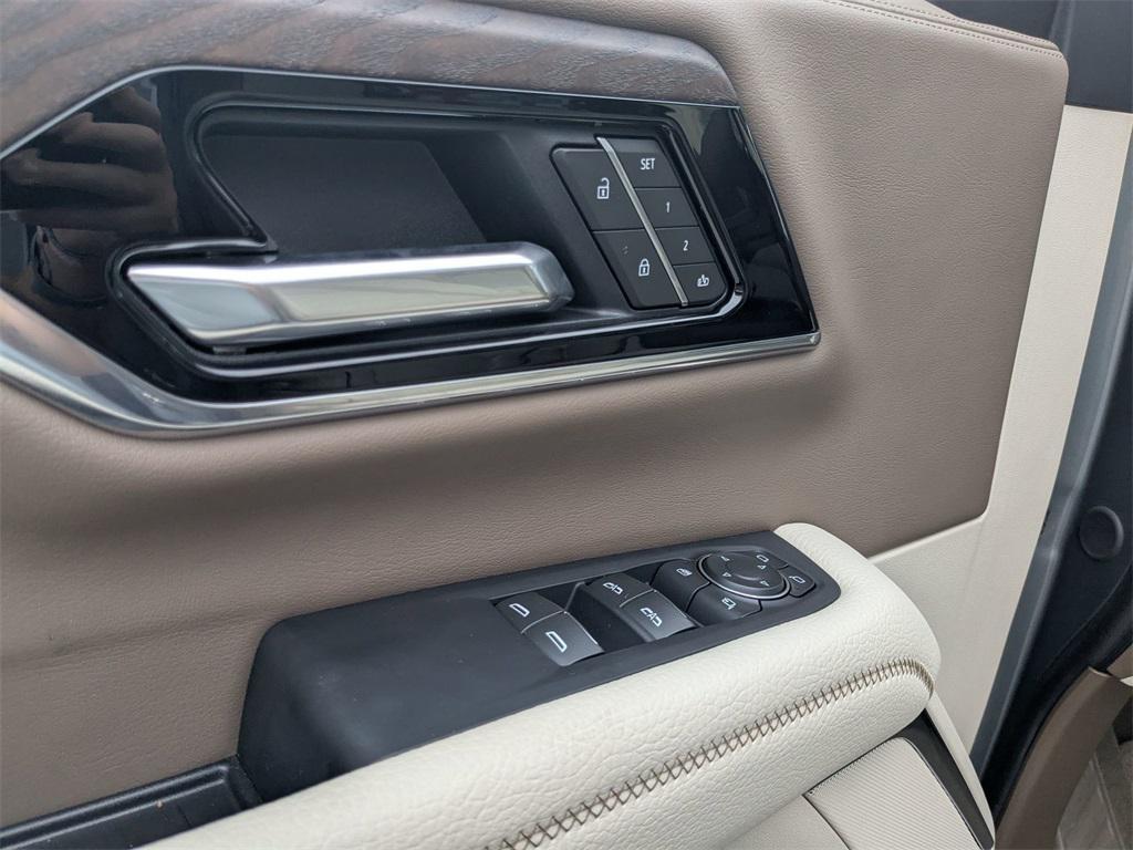used 2025 GMC Yukon car, priced at $93,880