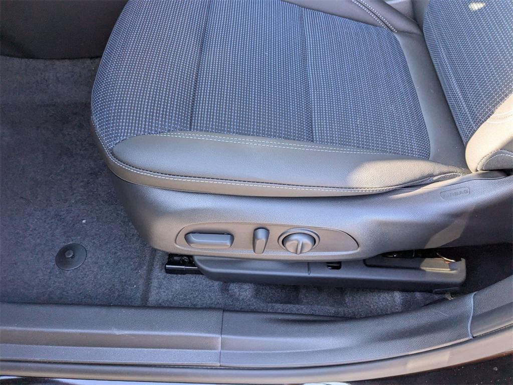 new 2025 Buick Envista car, priced at $26,725