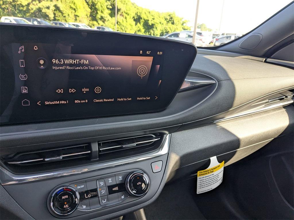 new 2025 Buick Envista car, priced at $26,725