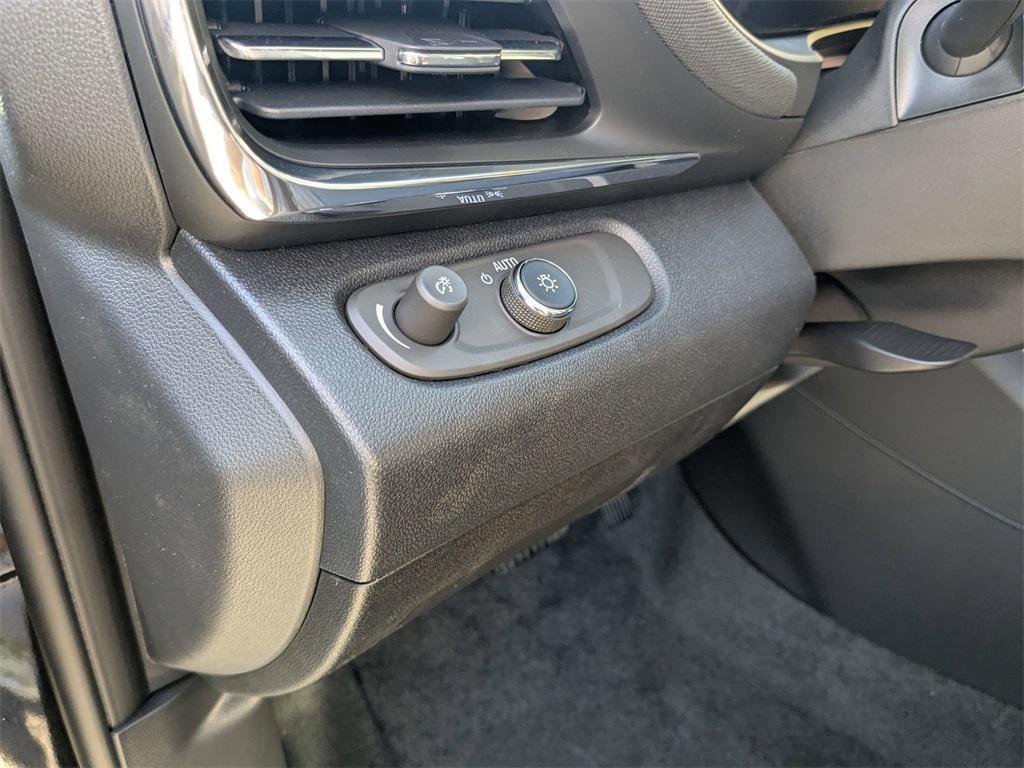 new 2025 Buick Envista car, priced at $26,725