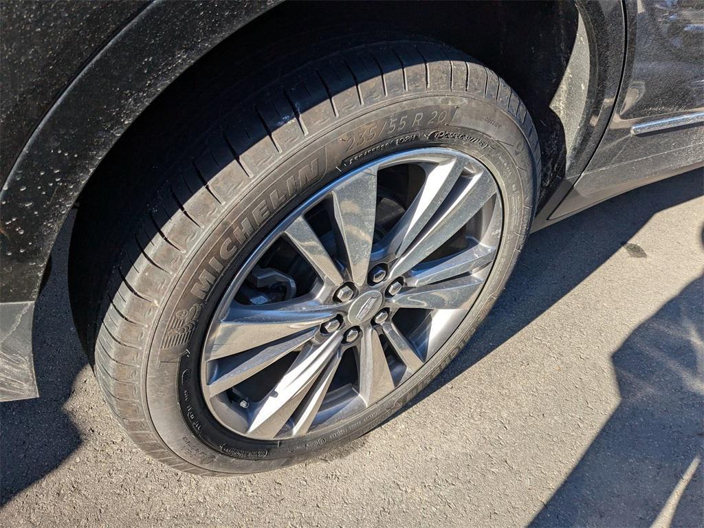 used 2025 Cadillac XT5 car, priced at $43,367