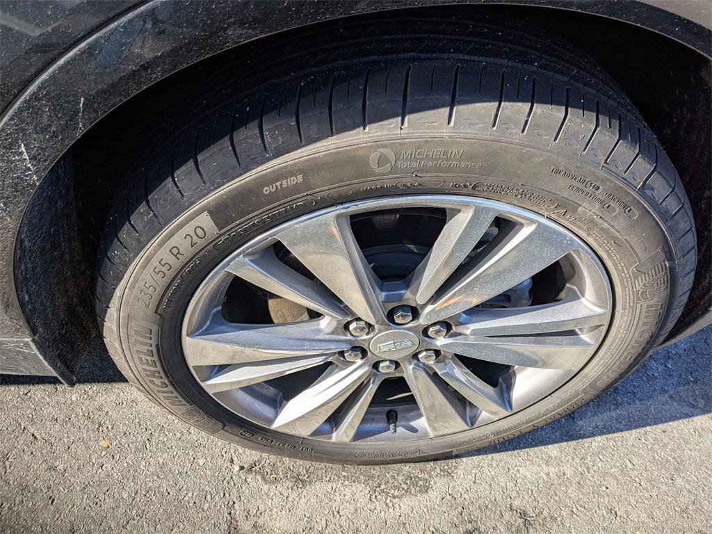 used 2025 Cadillac XT5 car, priced at $43,367