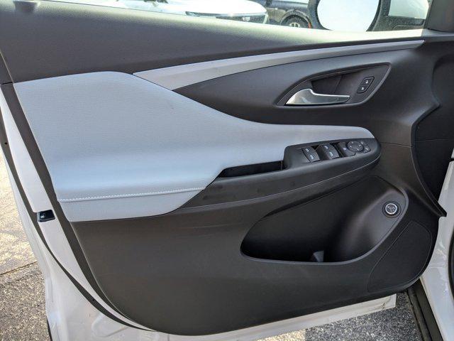 new 2025 Buick Envista car, priced at $26,980