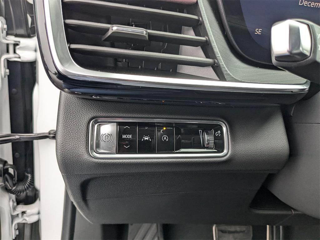 new 2025 Buick Envision car, priced at $39,186
