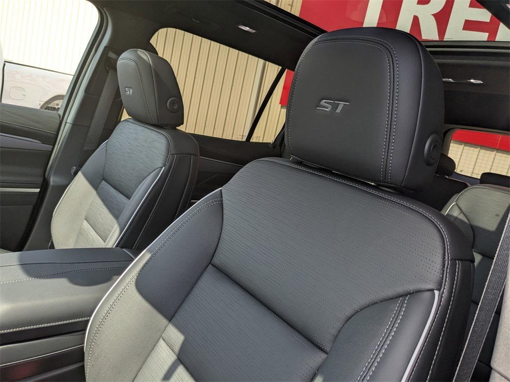 new 2025 Buick Enclave car, priced at $46,830