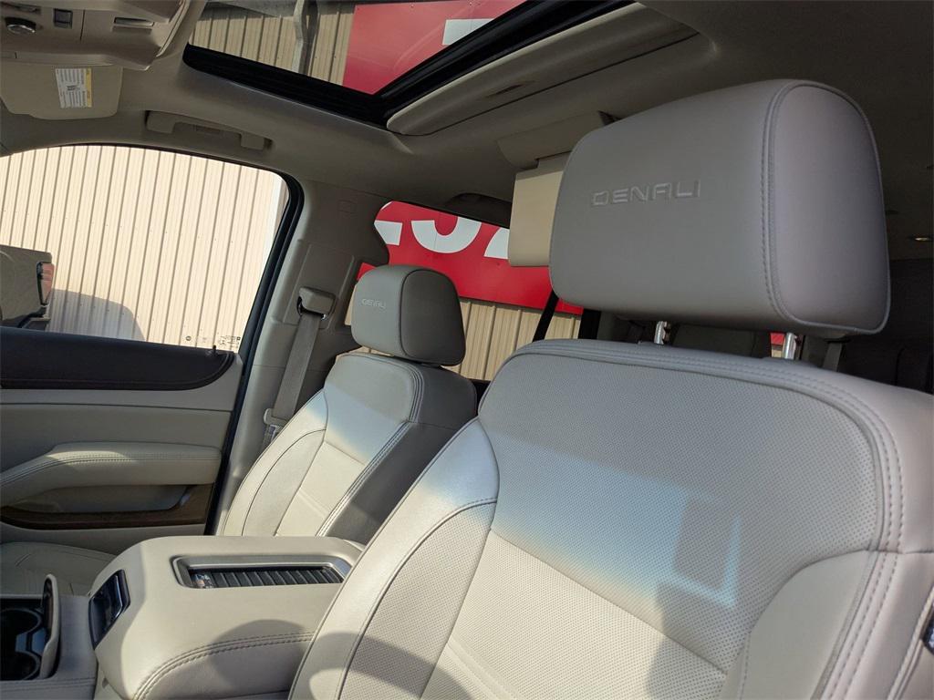 used 2019 GMC Yukon car, priced at $40,195