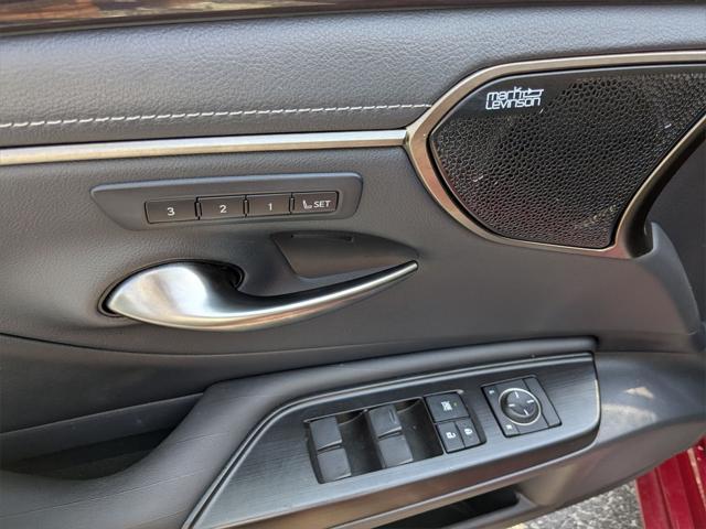 used 2019 Lexus ES 350 car, priced at $29,300