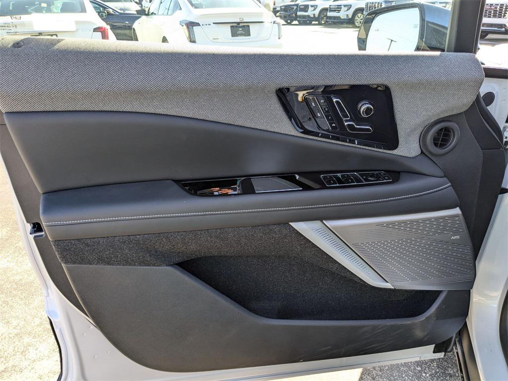 new 2025 Cadillac OPTIQ car, priced at $62,535