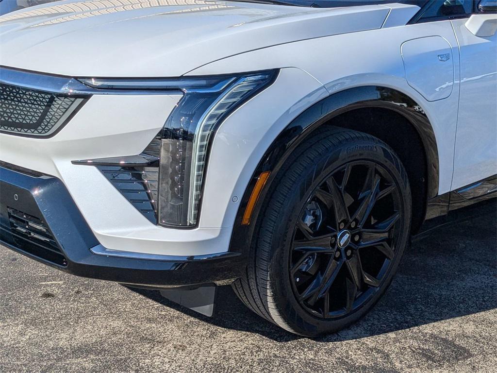 new 2025 Cadillac OPTIQ car, priced at $62,535