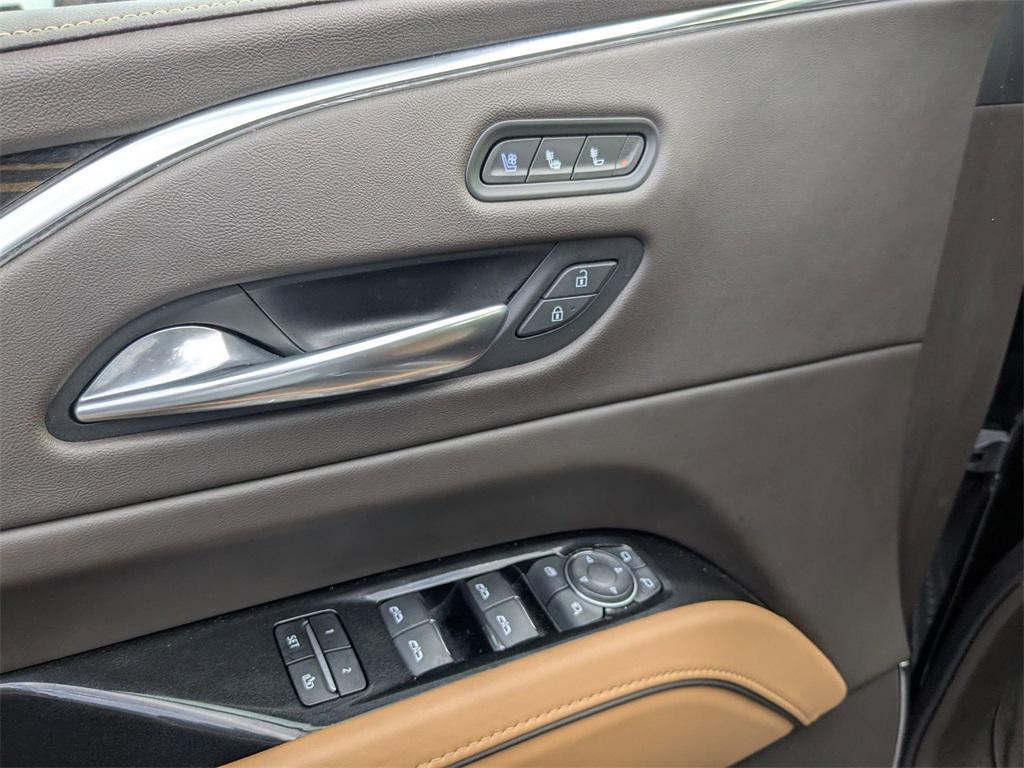 used 2022 Cadillac Escalade ESV car, priced at $58,398