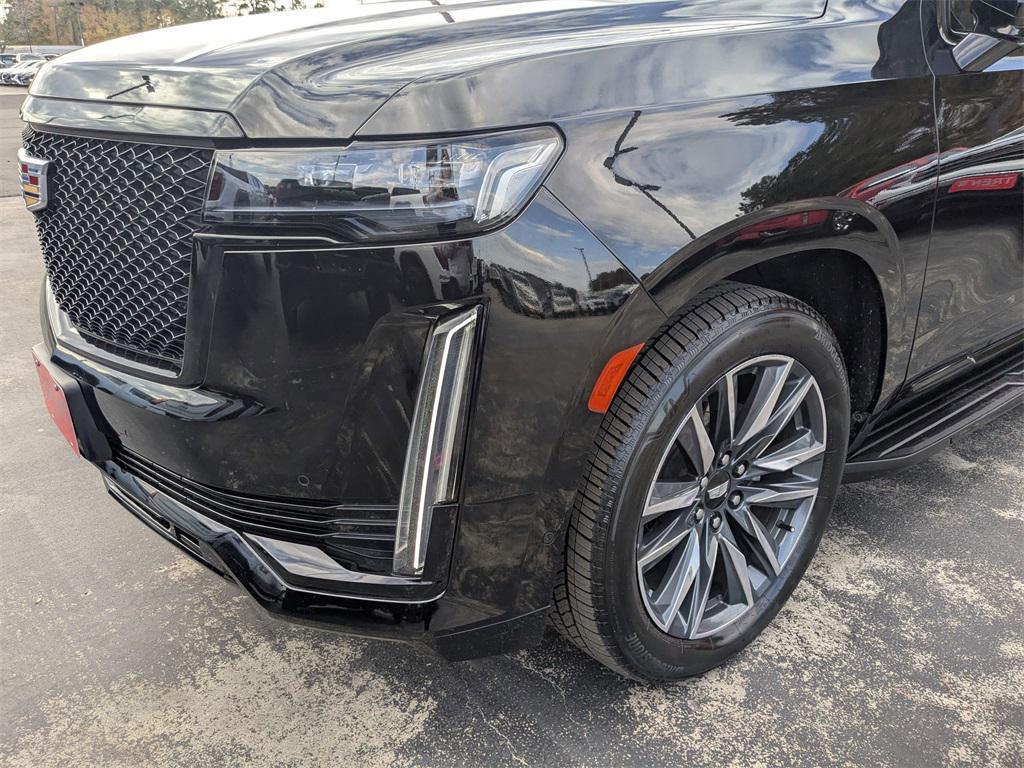 used 2022 Cadillac Escalade ESV car, priced at $58,398