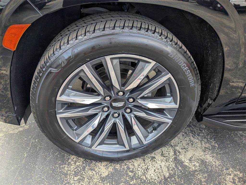 used 2022 Cadillac Escalade ESV car, priced at $58,398