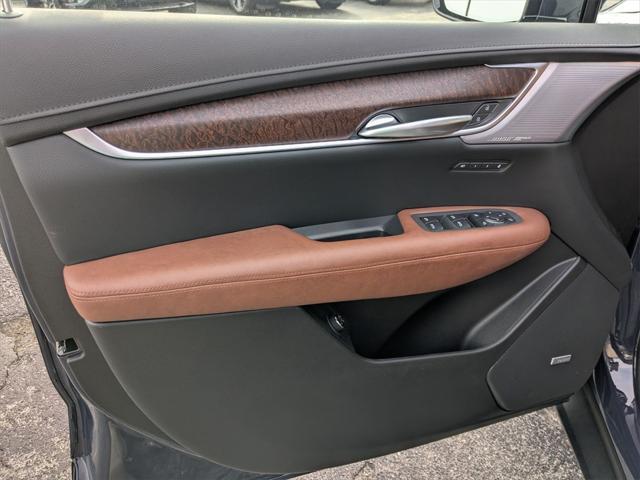 new 2025 Cadillac XT5 car, priced at $53,175
