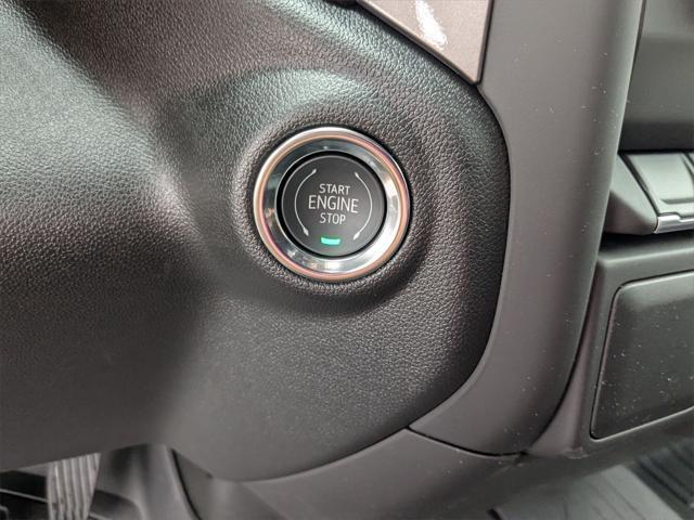 new 2025 GMC Sierra 1500 car, priced at $42,475