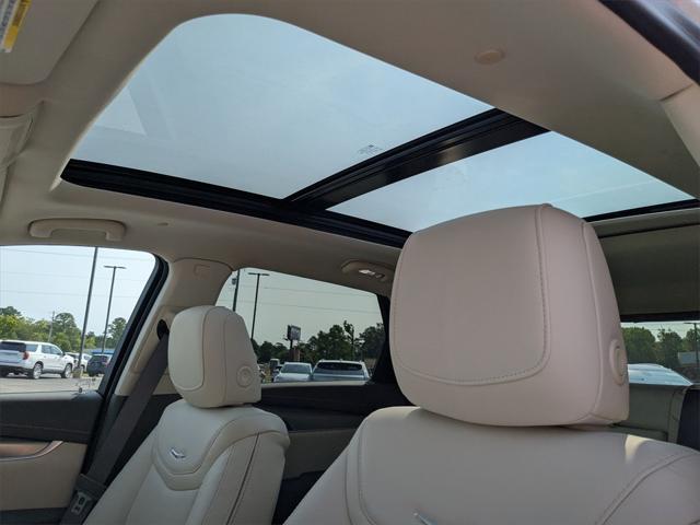 new 2025 Cadillac XT5 car, priced at $52,330