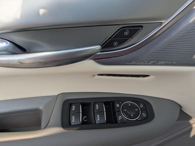 new 2025 Cadillac XT5 car, priced at $52,330