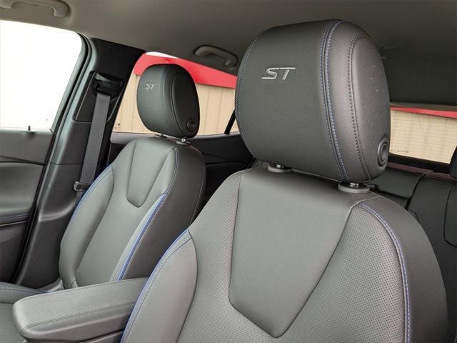 used 2025 Buick Encore GX car, priced at $28,700