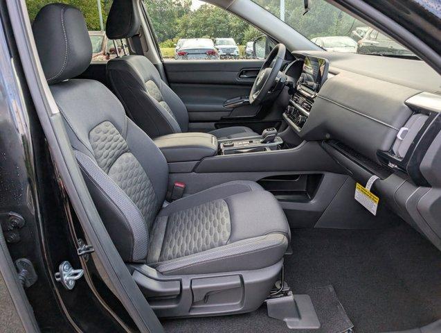 new 2025 Nissan Pathfinder car, priced at $35,372