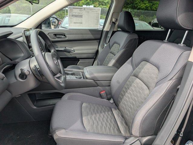 new 2025 Nissan Pathfinder car, priced at $32,171