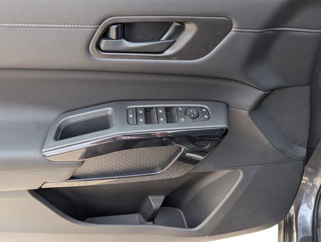 new 2025 Nissan Pathfinder car, priced at $37,057