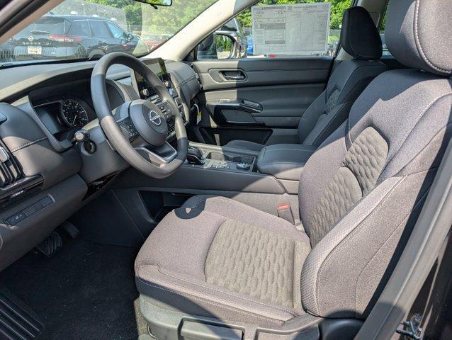new 2025 Nissan Pathfinder car, priced at $35,183