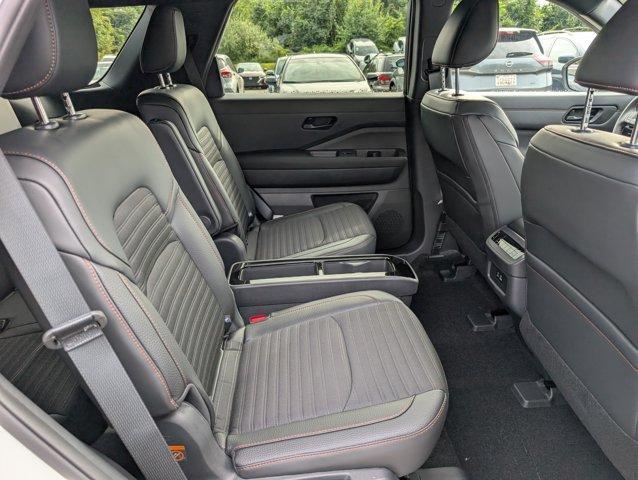 new 2025 Nissan Pathfinder car, priced at $37,978