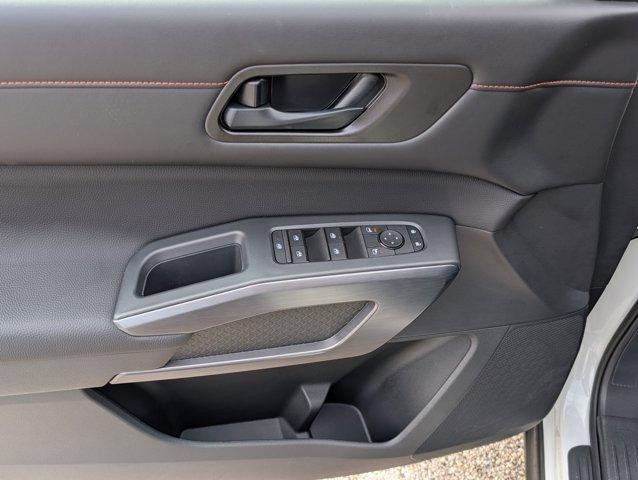 new 2025 Nissan Pathfinder car, priced at $37,978