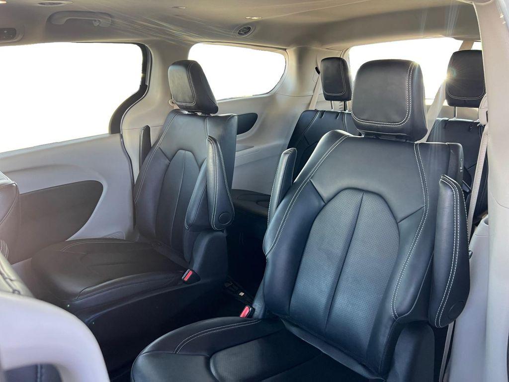 used 2024 Chrysler Pacifica Hybrid car, priced at $29,999