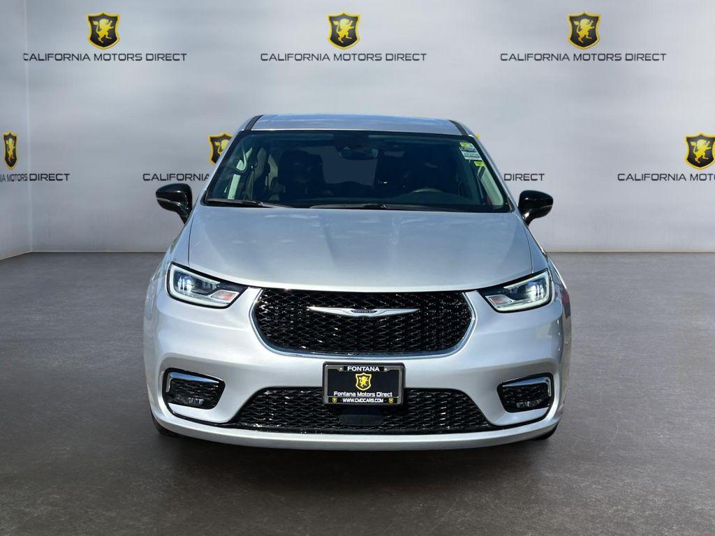 used 2024 Chrysler Pacifica Hybrid car, priced at $29,999