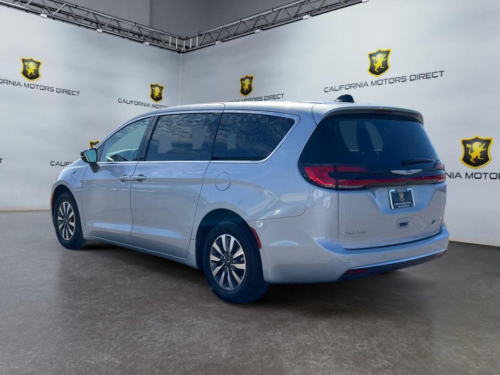 used 2024 Chrysler Pacifica Hybrid car, priced at $29,999