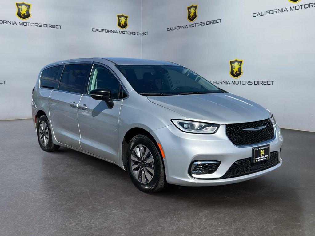used 2024 Chrysler Pacifica Hybrid car, priced at $29,999