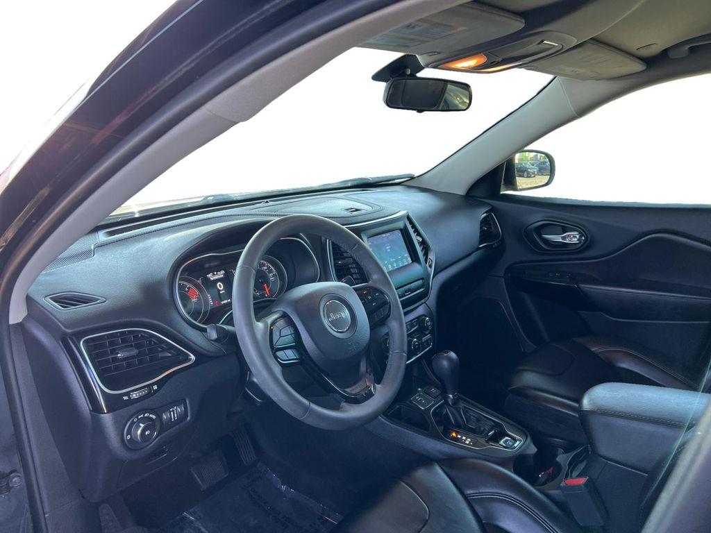 used 2020 Jeep Cherokee car, priced at $16,599
