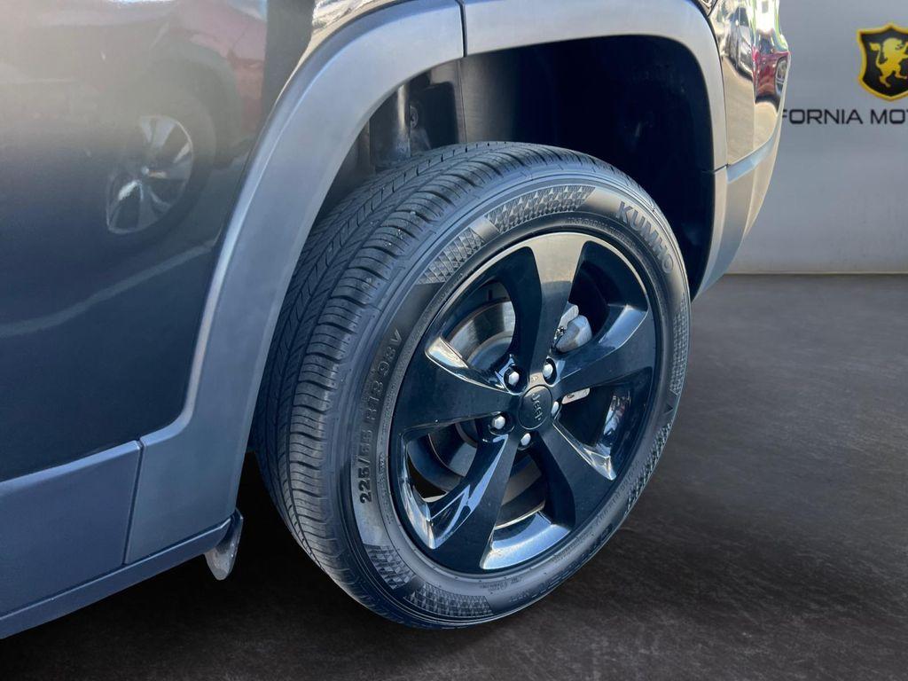 used 2020 Jeep Cherokee car, priced at $16,599