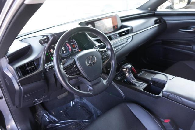 used 2019 Lexus ES 300h car, priced at $27,899