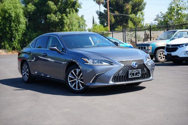 used 2019 Lexus ES 300h car, priced at $29,199