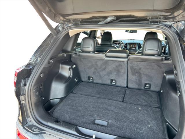 used 2015 Jeep Cherokee car, priced at $13,499