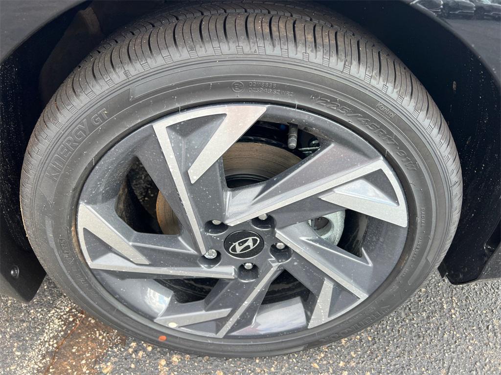 new 2025 Hyundai Elantra car, priced at $26,650