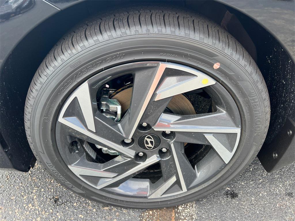 new 2025 Hyundai Elantra car, priced at $26,650