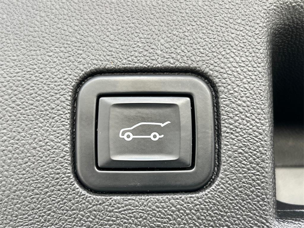 used 2022 Chevrolet Equinox car, priced at $14,444