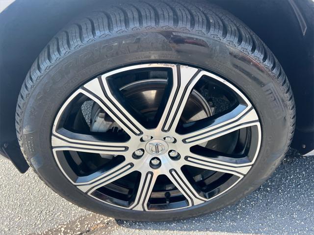used 2020 Volvo XC60 car, priced at $21,663
