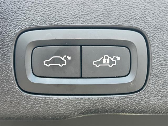used 2020 Volvo XC60 car, priced at $21,663