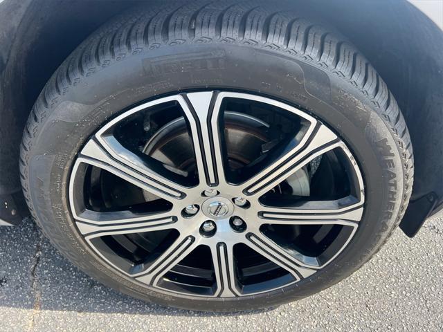used 2020 Volvo XC60 car, priced at $21,663