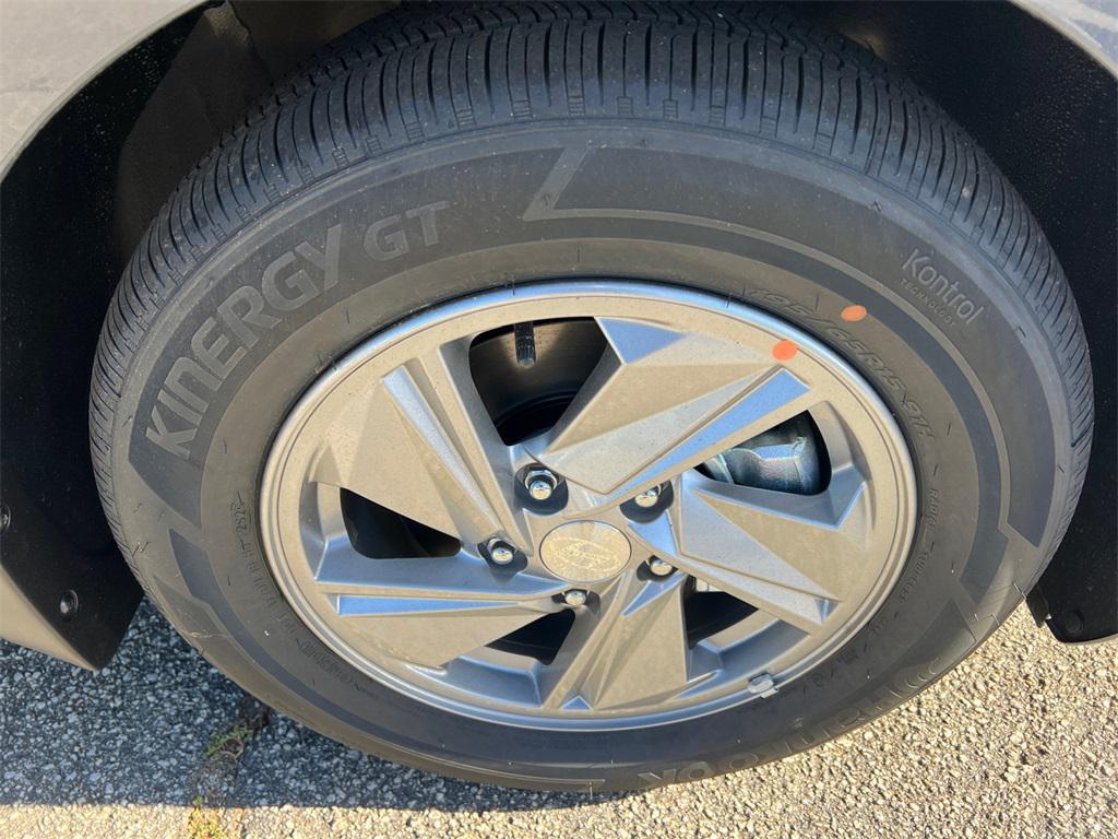 new 2025 Hyundai Elantra car, priced at $22,035