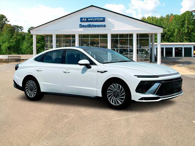 new 2025 Hyundai Sonata Hybrid car, priced at $38,300