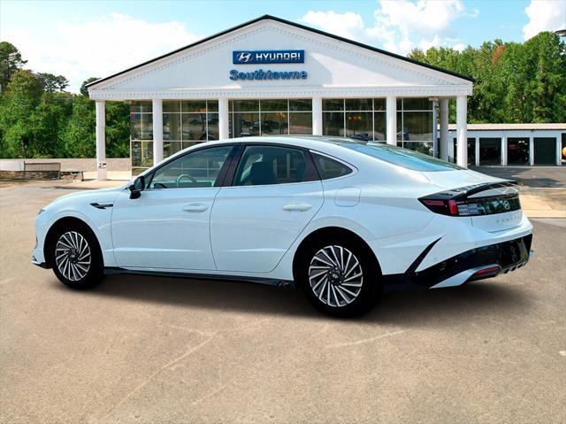 new 2025 Hyundai Sonata Hybrid car, priced at $38,300