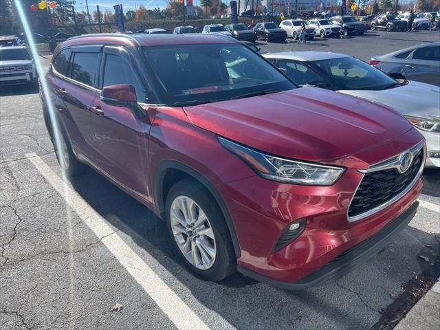 used 2023 Toyota Highlander Hybrid car, priced at $41,882