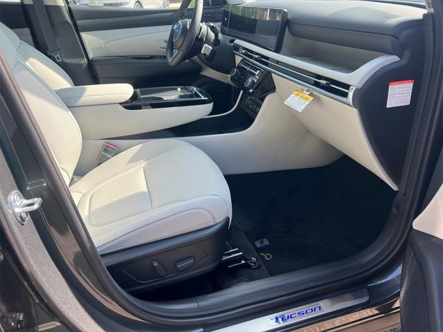 new 2025 Hyundai TUCSON Hybrid car, priced at $41,845