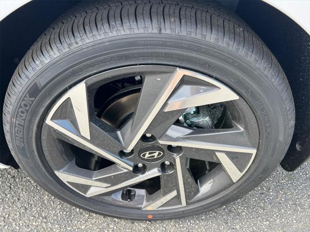 new 2025 Hyundai Elantra car, priced at $27,550