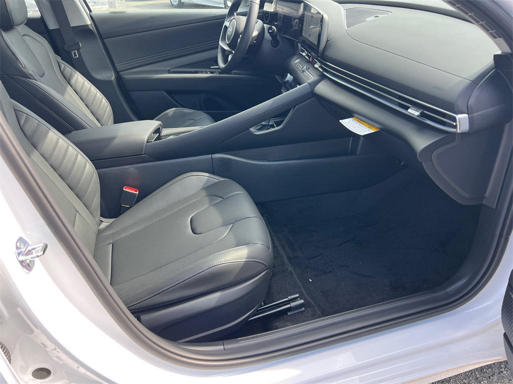 new 2025 Hyundai Elantra car, priced at $27,050