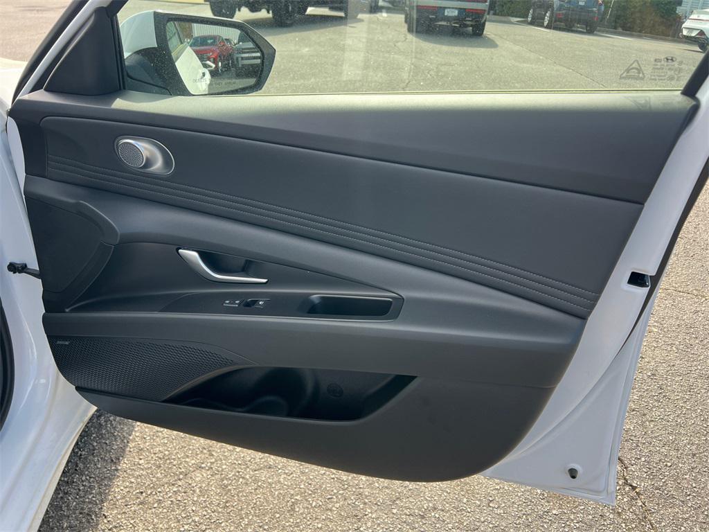 new 2025 Hyundai Elantra car, priced at $27,050